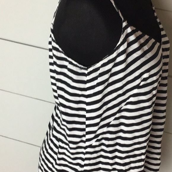 Old navy tank top with open back - Picture 4 of 6